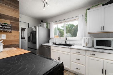 808 E Pine Ln, Monticello, IN 47960 - photo 7