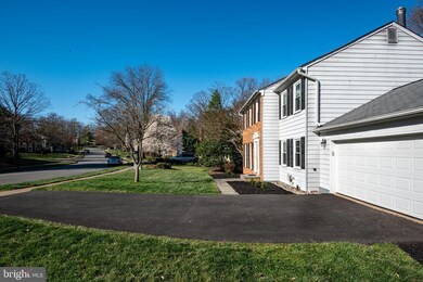 4822 King Solomon Dr, Annandale, VA 22003 - photo 4