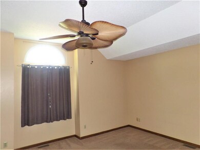 326 Oakhill St, Lansing, KS 66043 - photo 7