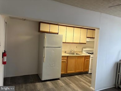 726 Copley Rd, Upper Darby, PA 19082 - photo 5