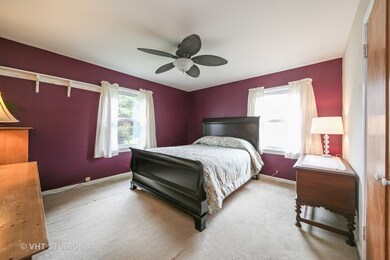 541 S Hillside Ave, Elmhurst, IL 60126 - photo 3