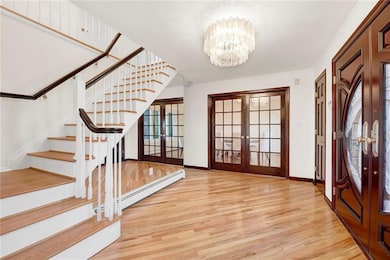 208 Pleasant Plains Ave, Staten Island, NY 10309 - photo 3