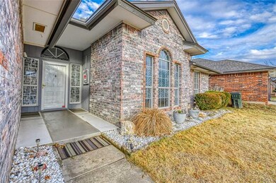 909 Goshawk Dr, Norman, OK 73072 - photo 2