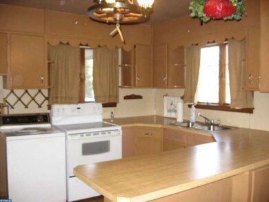 39 N Greenview Rd, Schuylkill Haven, PA 17972 - photo 2