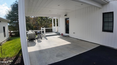 210 Lake View Estates Dr, Bristol, TN 37620 - photo 7