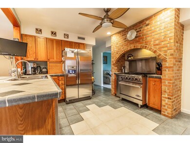 239 Alden Ave, Morrisville, PA 19067 - photo 3