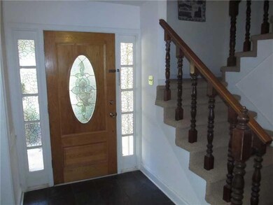 Foyer.
