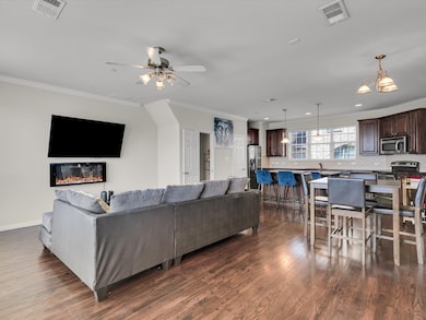 2700 Club Ridge Dr unit 34, Lewisville, TX 75067 - photo 5