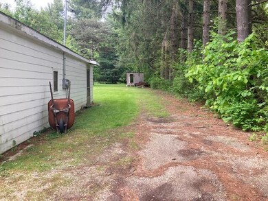 Side of Garage leading to Middle