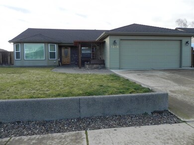 1219 Wedgewood Dr unit 5, Central Point, OR 97502 - photo 2