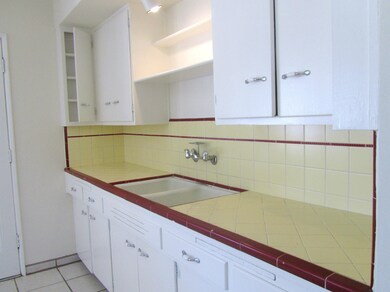 Retro tiled counter & kitchen sink