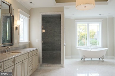 7013 Haycock Rd, Falls Church, VA 22043 - photo 6