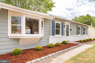 114 N Cypress Rd, Sterling, VA 20164 - photo 3