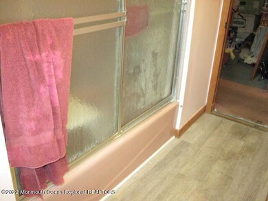 676 Forrest Ave, South Amboy, NJ 08879 - photo 6