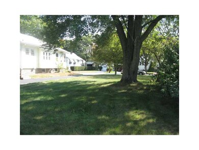 37 Sweetbriar Ave, Riverside, RI 02915 - photo 6