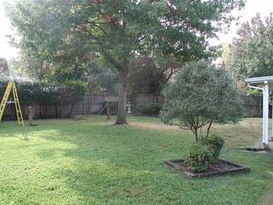 908 Charleston Dr, Bedford, TX 76022 - photo 2