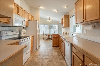 527 Nahalee Dr, East Wenatchee, WA 98802 - photo 6