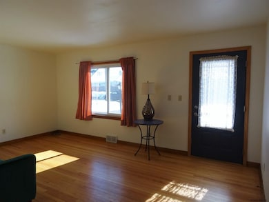 1077 Laura St, Schenectady, NY 12306 - photo 6