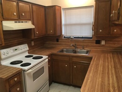 1107 Wilson Dr, Rosenberg, TX 77471 - photo 6