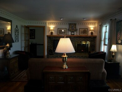 5303 W Quaker Rd, Disputanta, VA 23842 - photo 3