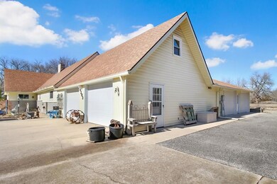 4203 Main St, Parsons, KS 67357 - photo 6