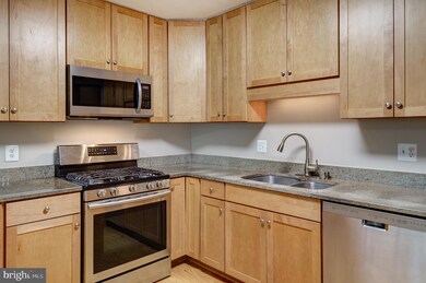 1663 Parkcrest Cir unit 201, Reston, VA 20190 - photo 3