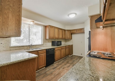 2915 Valley Rose Dr, Kingwood, TX 77339 - photo 6