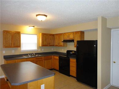 2321 Meadow Bend Dr, Columbus, IN 47201 - photo 5