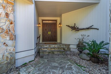 365 Cedar Pointe Dr, Weems, VA 22576 - photo 2