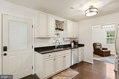 6821 Stoneybrooke Ln, Alexandria, VA 22306 - photo 6