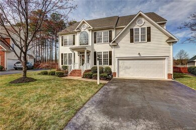 Look at this beauty, sitting on a Cul-De-Sac lot, ready for you to move in!