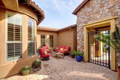 Fairchild Ln front courtyard 2