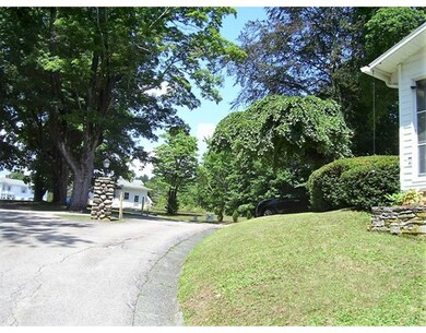 982 Stafford St, Rochdale, MA 01542 - photo 4