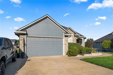 636 SW Lakeview Dr, Grain Valley, MO 64029 - photo 3