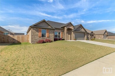 551 Captain Hopkins St, Prairie Grove, AR 72753 - photo 2