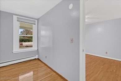 305 Hillside Ave Long Branch-large-008-0