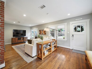 719 E 18th St, Houston, TX 77008 - photo 3