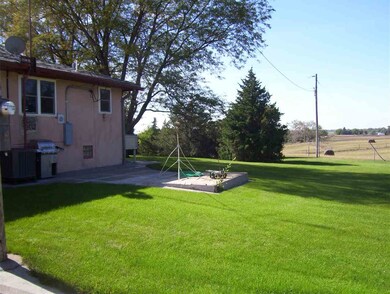 957 E Suburban Rd, North Platte, NE 69101 - photo 3