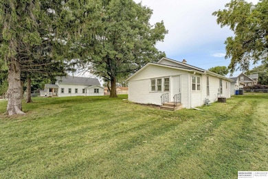 4104 Y St, Omaha, NE 68107 - photo 2