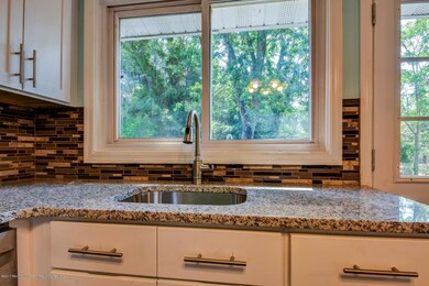 82 Fleetwood Dr Hazlet NJ-print-006-30-C