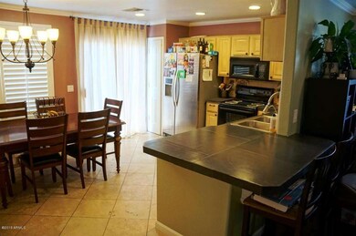 KITCHEN - EATIN DINING