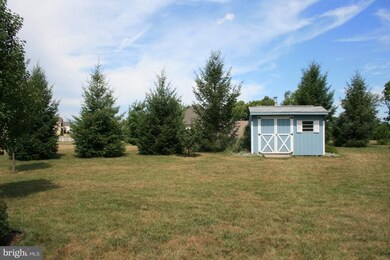 557 Hilltop Cir, Greencastle, PA 17225 - photo 4