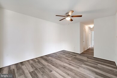 11372 Cherry Hill Rd unit 202, Beltsville, MD 20705 - photo 7