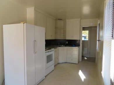 2209 Applegate Ave, Klamath Falls, OR 97601 - photo 6