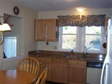 8 Lamplighter Ln, South Easton, MA 02375 - photo 3