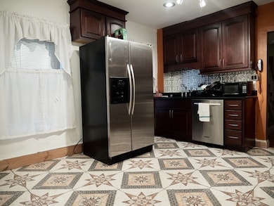 9 Oakhurst St, Dorchester Center, MA 02124 - photo 2