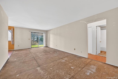 59 Sycamore Dr, Middletown, NY 10940 - photo 6