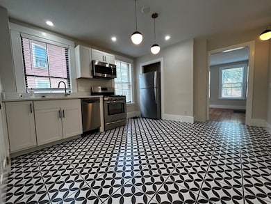 55 Hale St unit 1, Beverly, MA 01915 - photo 5