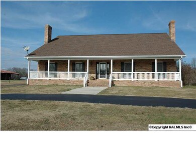3 Bedroom Home, 1 Bed, 1Bath Guest House, Pond,9 Car Garage