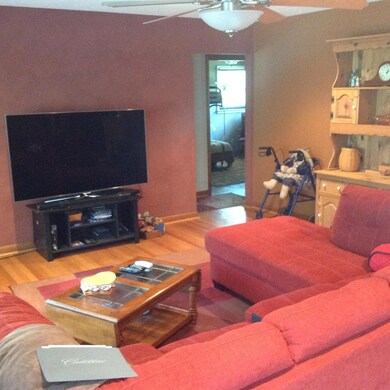 870 Bernhard Rd, Columbus, OH 43213 - photo 4